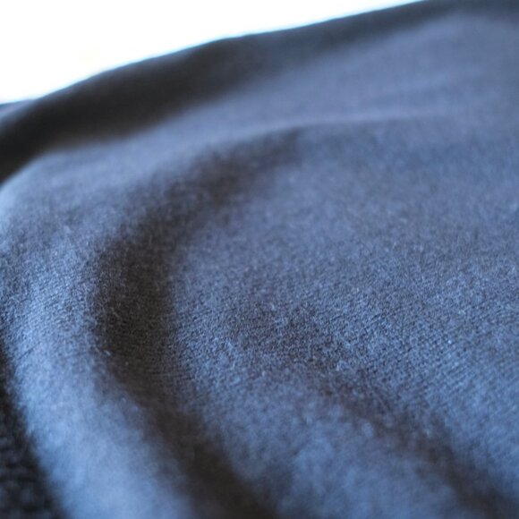 VINCE 100% Cashmere Cinched Side Navy Crew Neck Sweater - Picture 6 of 10